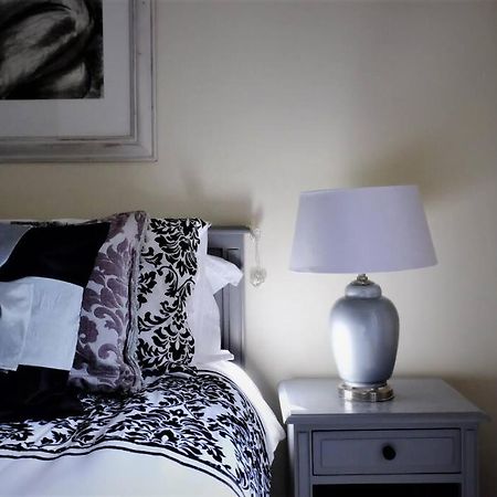 Loch Lomond Unique Selfcontained Bed+Bathroom Alexandria Kültér fotó