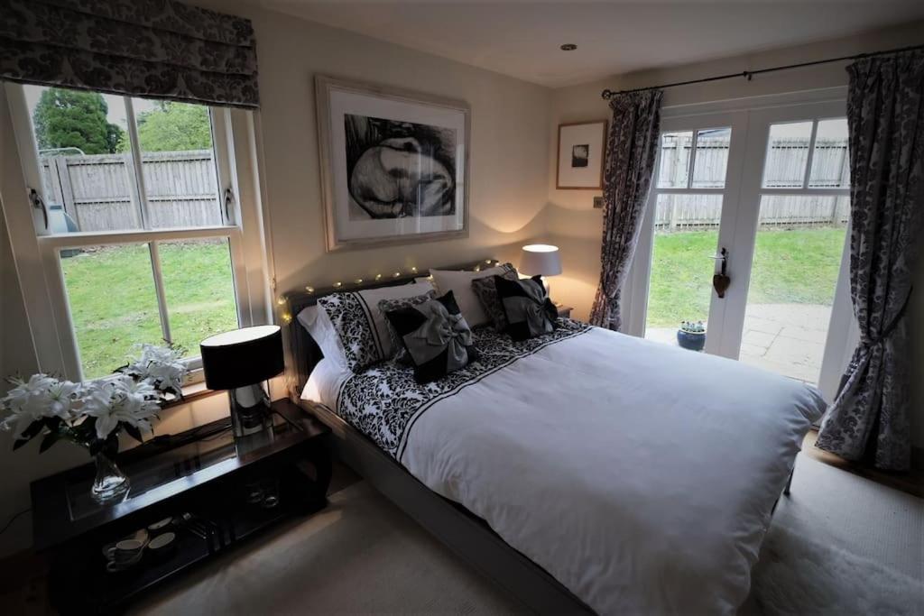 Loch Lomond Unique Selfcontained Bed+Bathroom Alexandria Kültér fotó